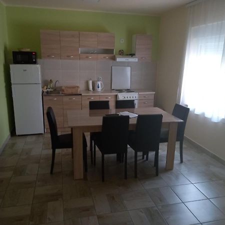 Appartamento Apartman Fiva Pacir Esterno foto