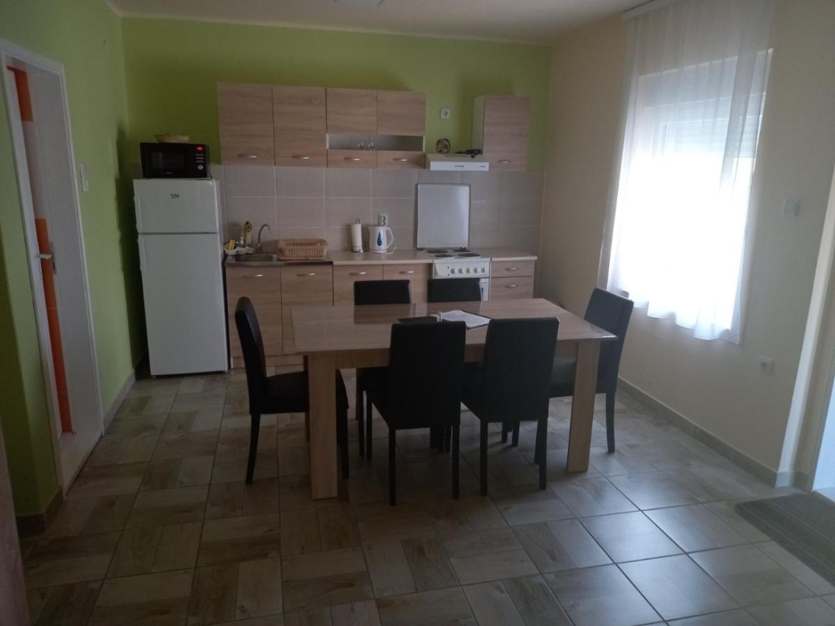 Appartamento Apartman Fiva Pacir Esterno foto